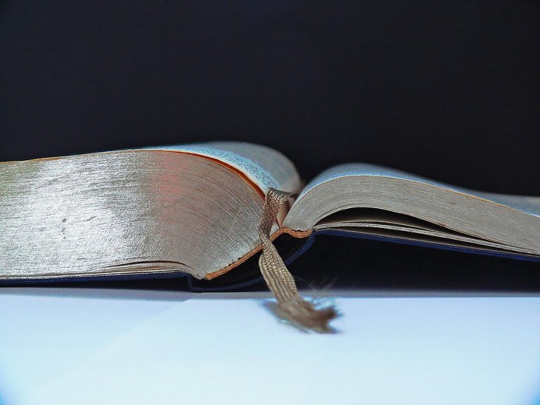 How Scripture’s Authority Shapes What We Do on Sunday Morning