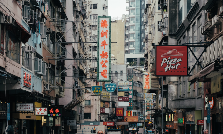 As the Pastor of an Immigrant Church’s English Ministry, How Should I Relate to the Senior Pastor?